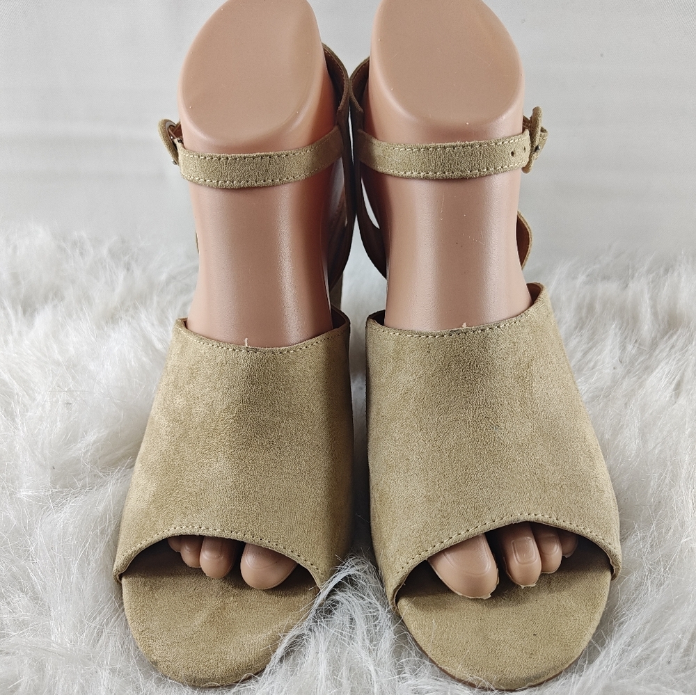 Urban Outfitters Suede Wedge Sandals women size 8